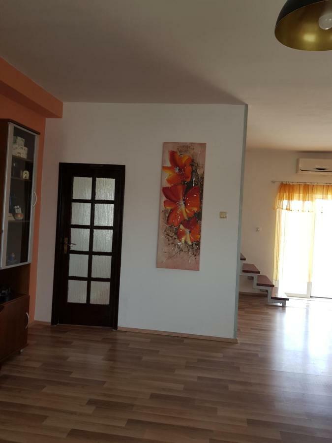 Holiday House "Villa Flora" Sibenik Exterior photo