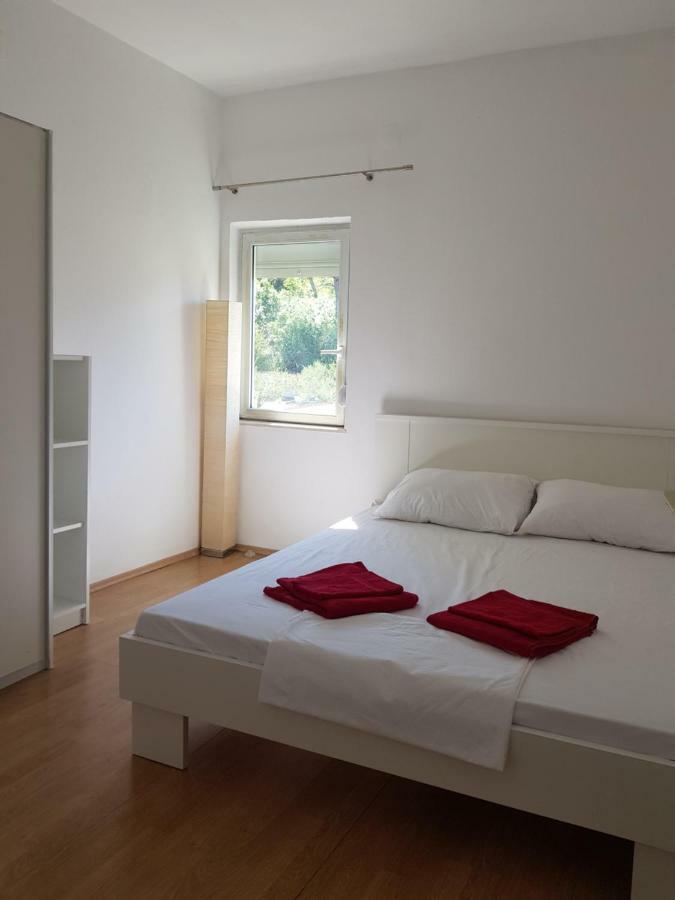 Holiday House "Villa Flora" Sibenik Exterior photo